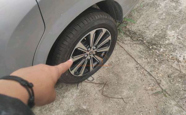 TOYOTA AVANZA