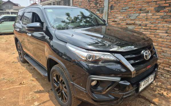 TOYOTA FORTUNER 2.7 SRZ