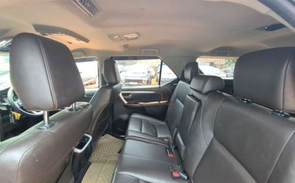 TOYOTA FORTUNER 2.7 SRZ