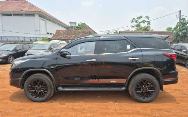 TOYOTA FORTUNER 2.7 SRZ