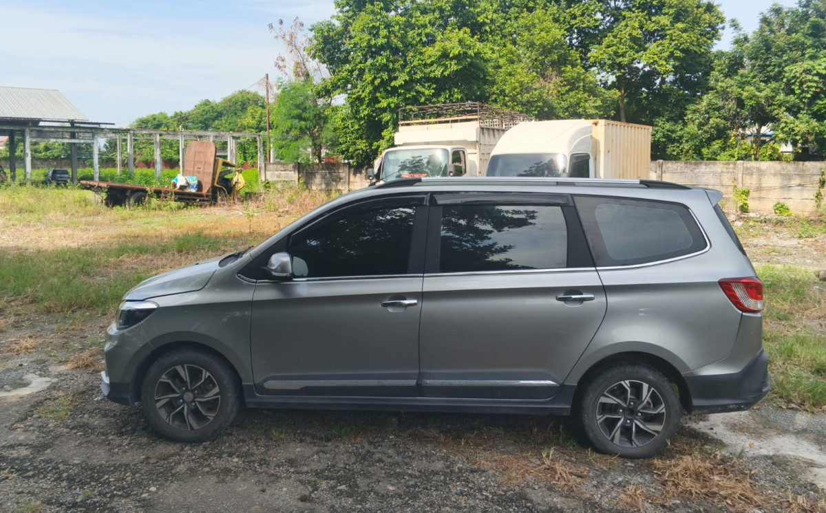 WULING  CONFERO  S 1.5L
