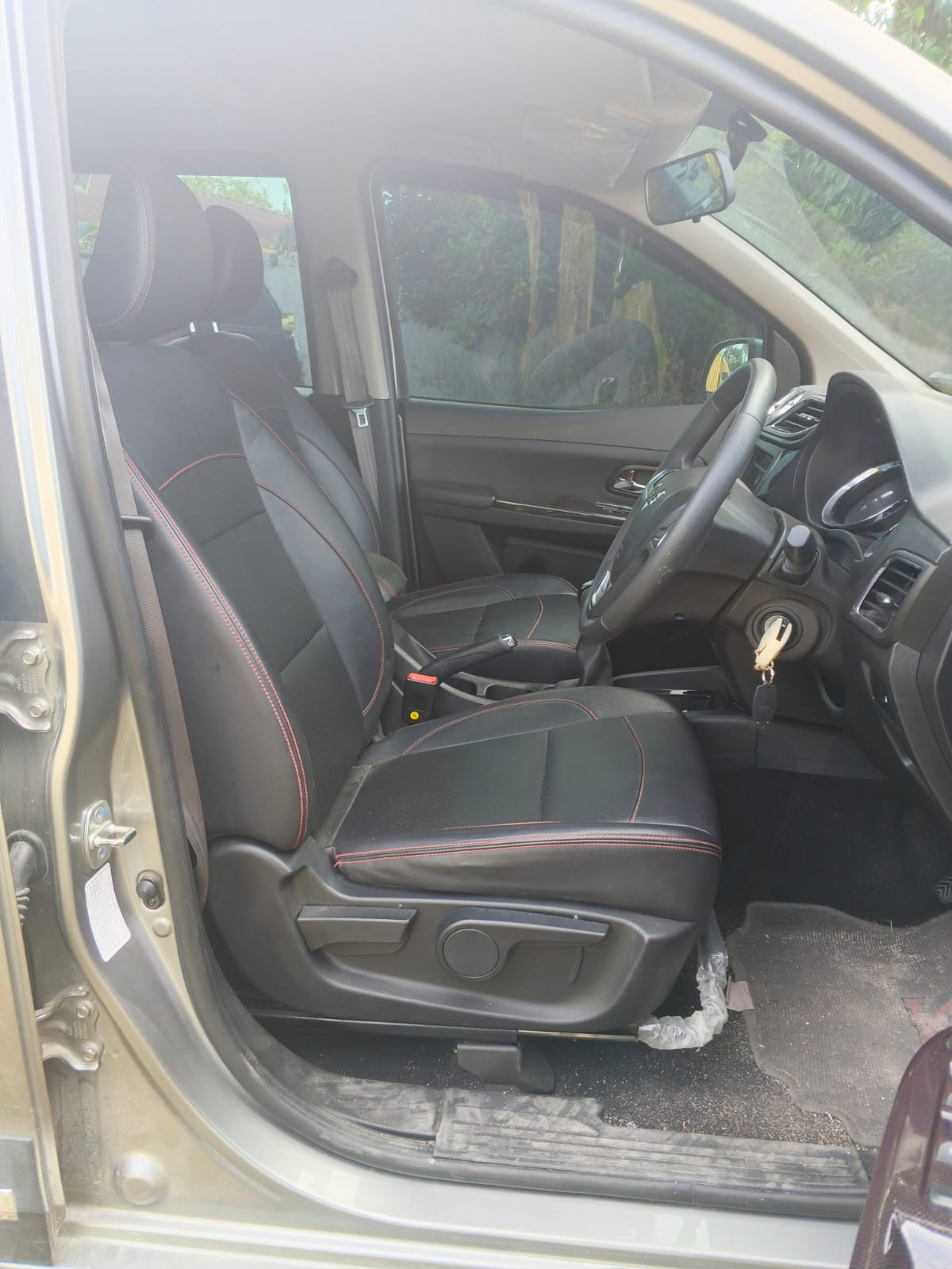 WULING  CONFERO  S 1.5L