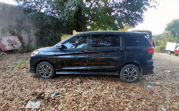 SUZUKI  ERTIGA  HS