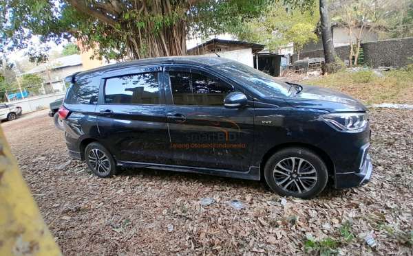 SUZUKI  ERTIGA  HS