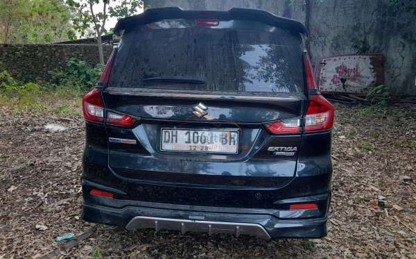SUZUKI  ERTIGA  HS