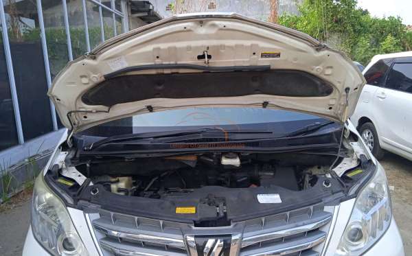 TOYOTA  ALPHARD  2.4