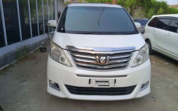 TOYOTA  ALPHARD  2.4