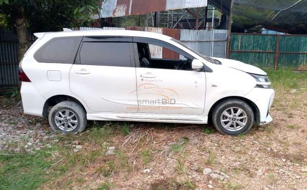 TOYOTA AVANZA