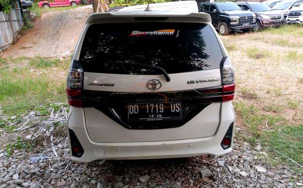 TOYOTA AVANZA