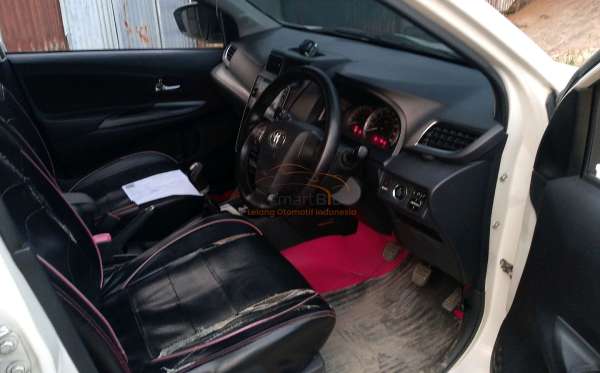 TOYOTA AVANZA