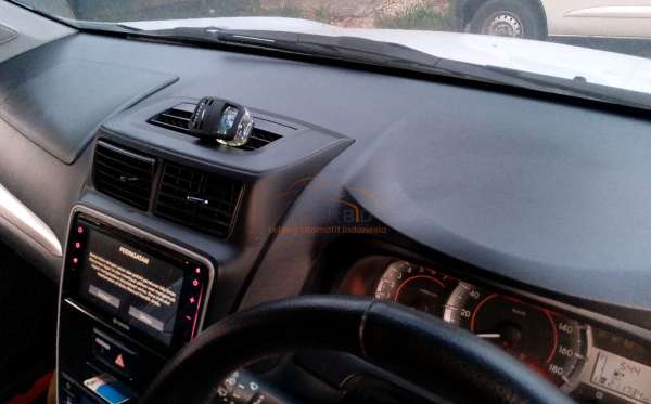 TOYOTA AVANZA