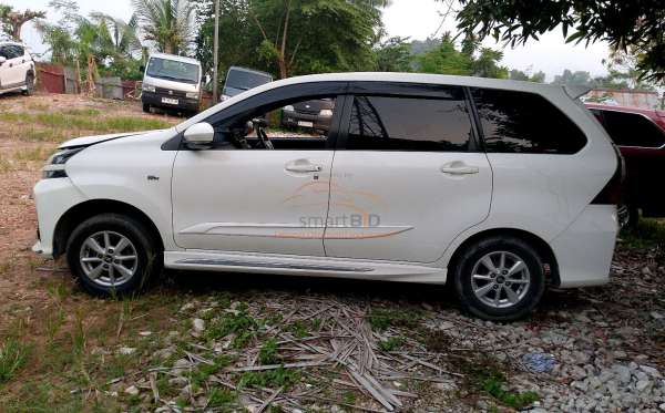 TOYOTA AVANZA