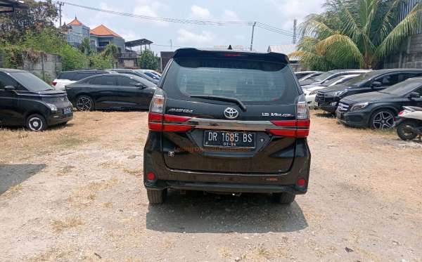 TOYOTA AVANZA