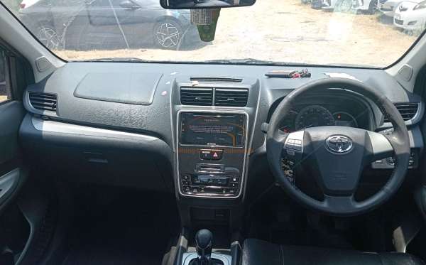 TOYOTA AVANZA