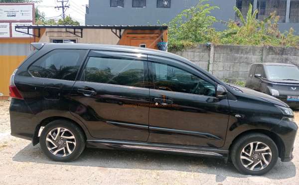 TOYOTA AVANZA