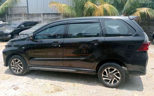 TOYOTA AVANZA