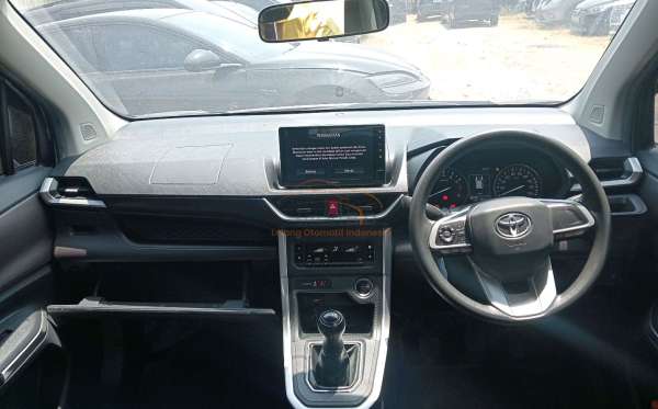 TOYOTA AVANZA