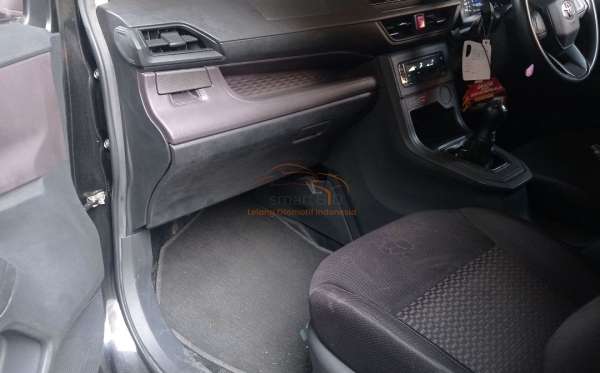 TOYOTA AVANZA