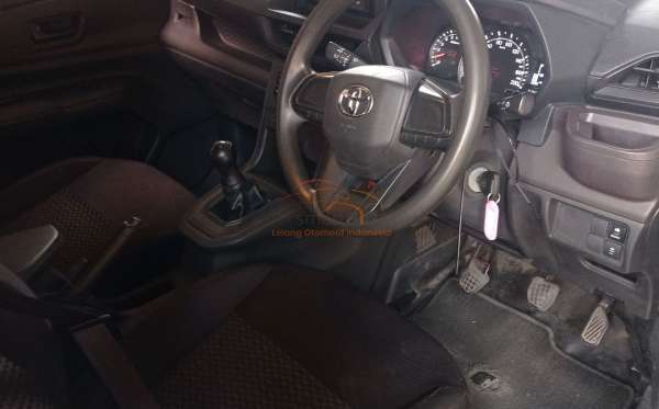TOYOTA AVANZA
