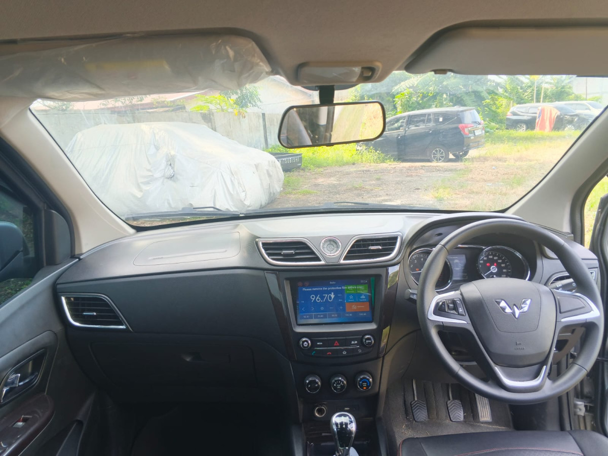 WULING  CONFERO  S 1.5L