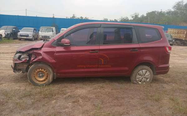 WULING CONFERO