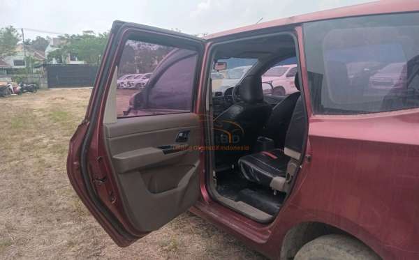 WULING CONFERO