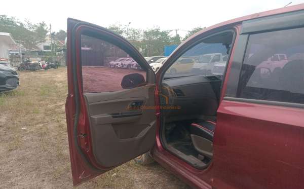 WULING CONFERO