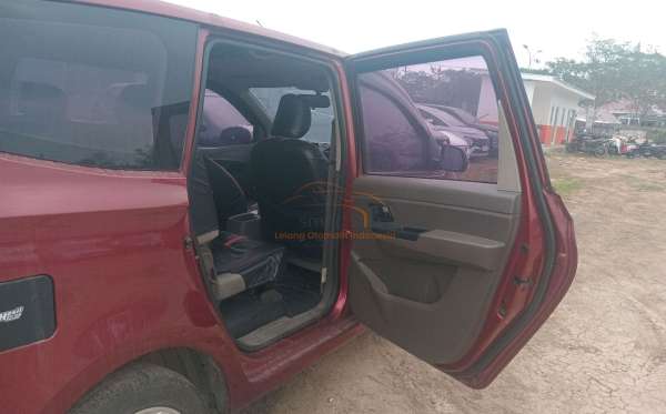 WULING CONFERO