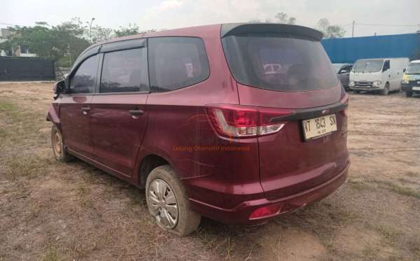 WULING CONFERO