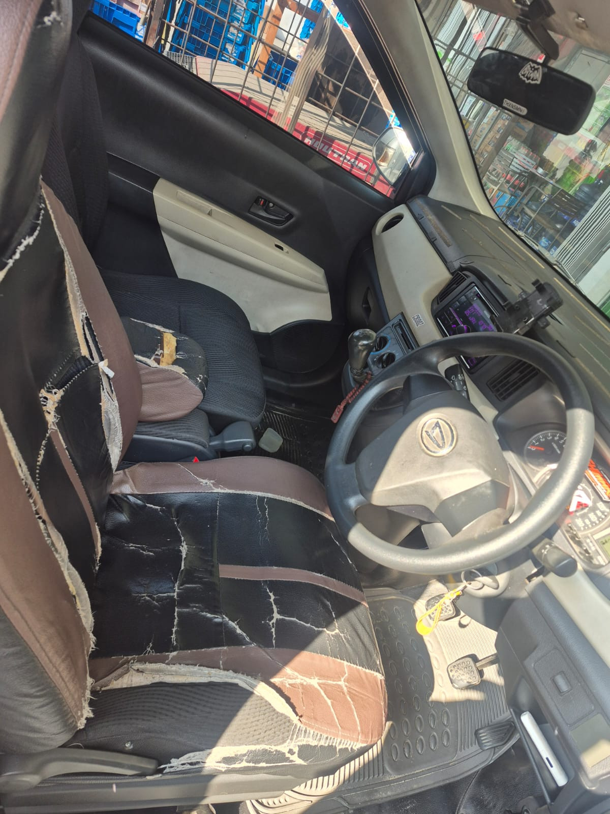 DAIHATSU  SIGRA  M