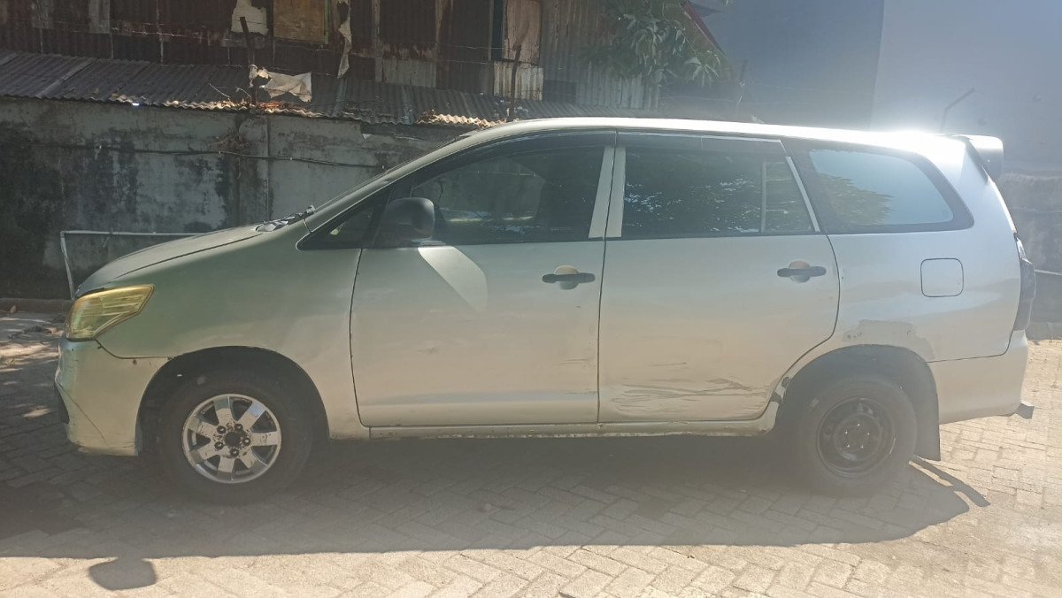 TOYOTA INNOVA  J