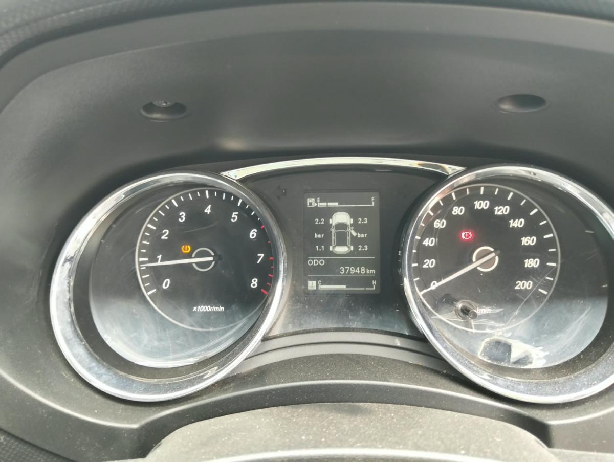 WULING CONFERO