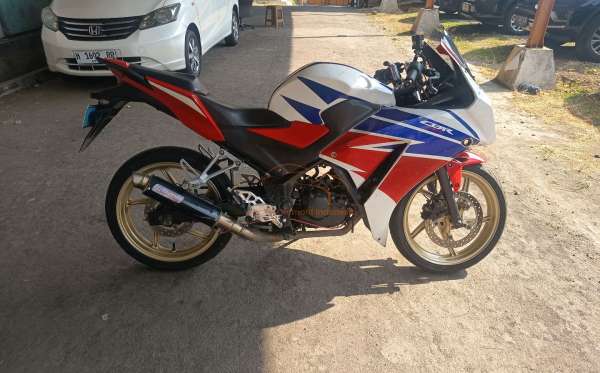 HONDA CBR 150