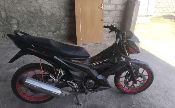 HONDA SONIC 150 R