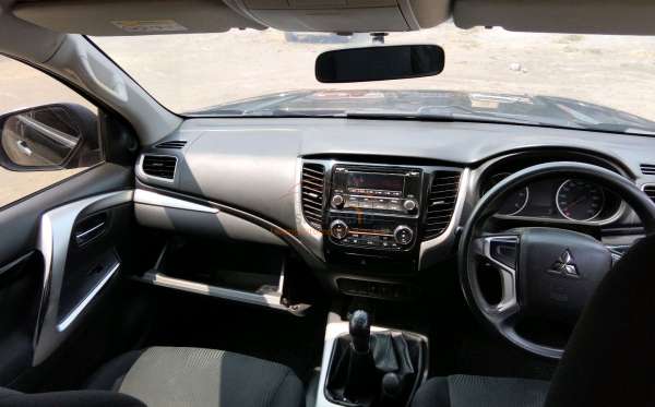 MITSUBISHI PAJERO SPORT 2.5L GLX (4X4)