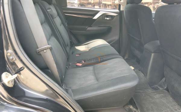 MITSUBISHI PAJERO SPORT 2.5L GLX (4X4)