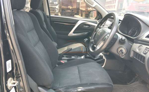 MITSUBISHI PAJERO SPORT 2.5L GLX (4X4)