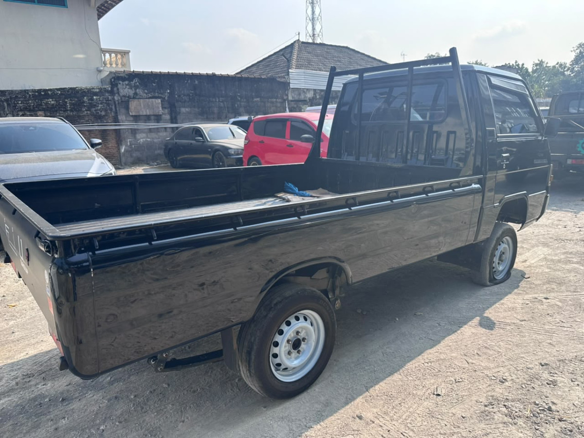 MITSUBISHI  L 300 L300 PU FB-R (4X2)