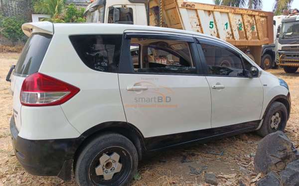 SUZUKI ERTIGA