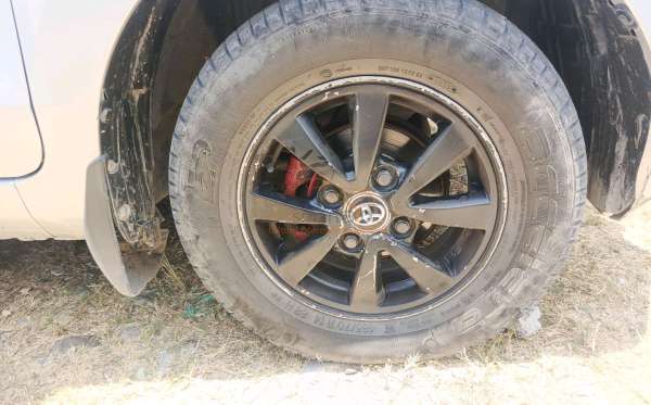 TOYOTA  AVANZA  1.3 G
