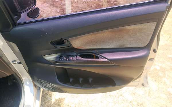 TOYOTA  AVANZA  1.3 G
