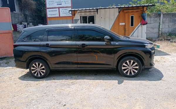 TOYOTA AVANZA