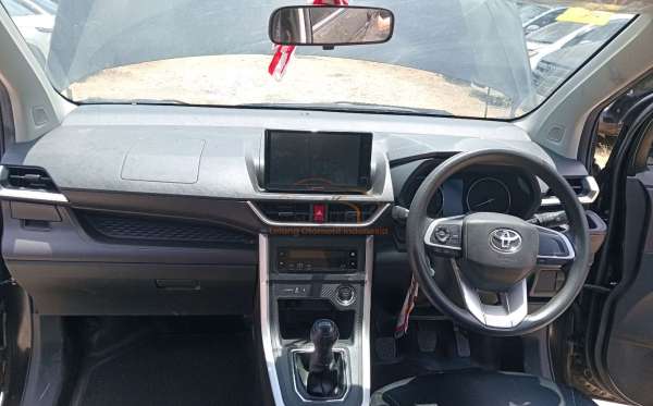TOYOTA AVANZA