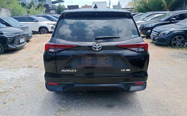 TOYOTA AVANZA