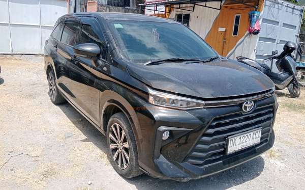 TOYOTA AVANZA