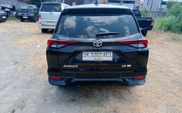 TOYOTA AVANZA