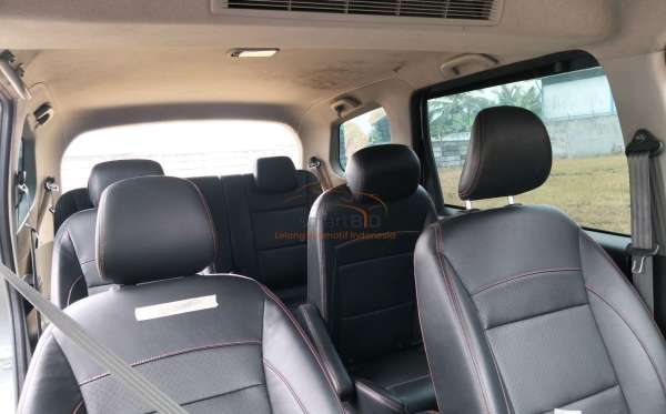 WULING CONFERO