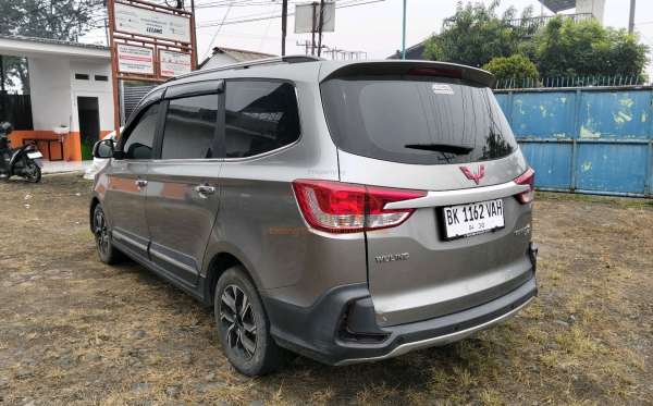WULING CONFERO