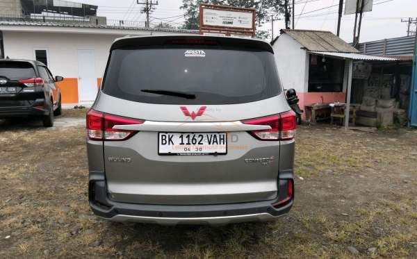 WULING CONFERO