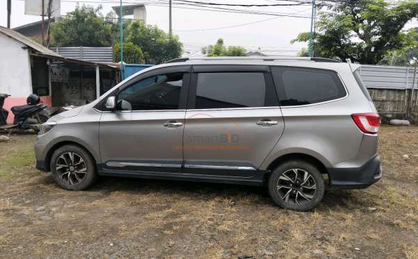 WULING CONFERO